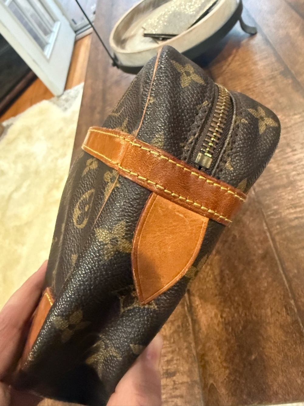 Louis Vuitton Brown Monogram Canvas Bag with Tan Leather Trim - Picture 6 of 12